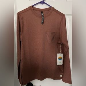 Vuori Men’s Long Sleeve performance tee